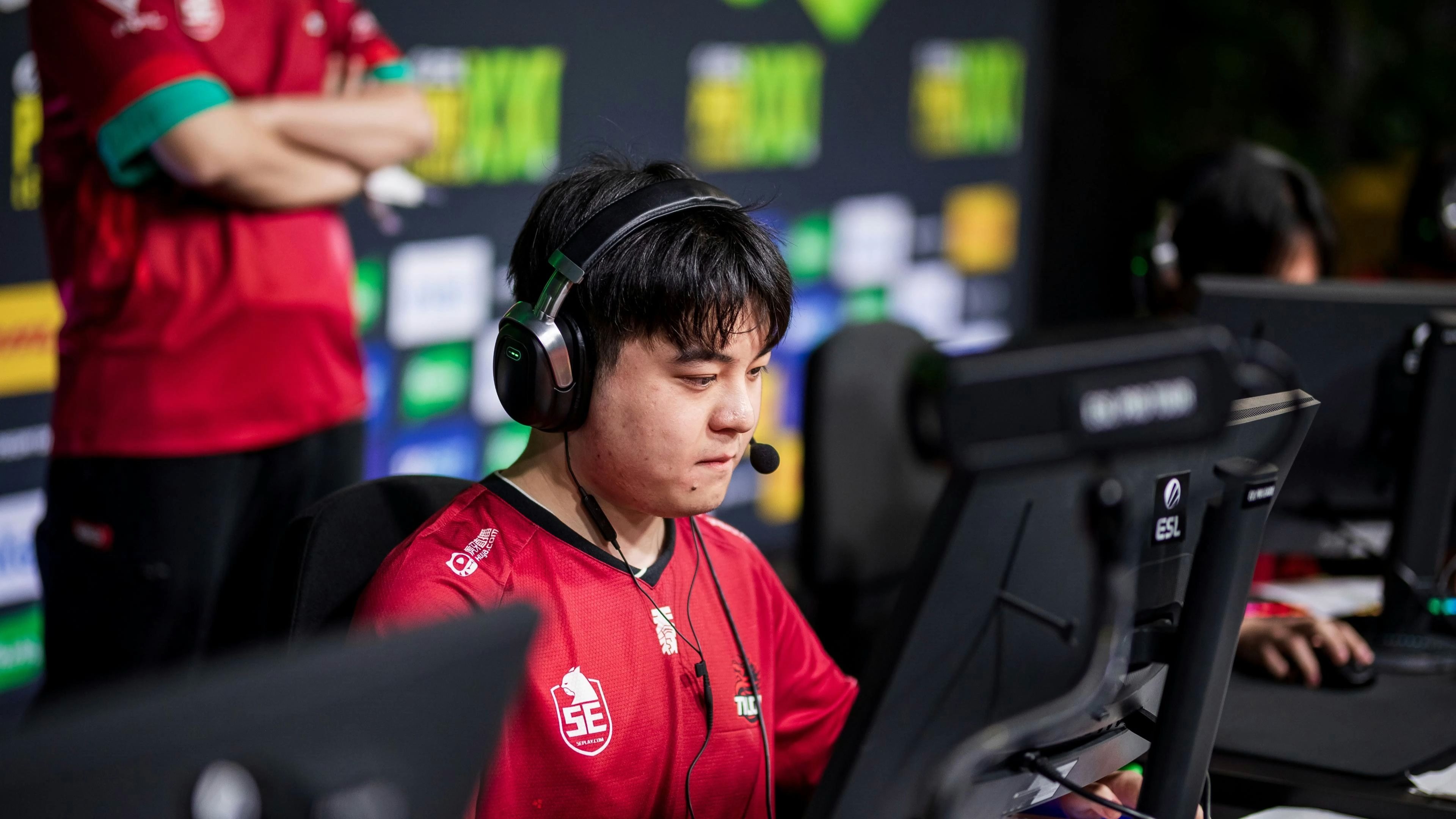 CS2选手发挥出色，荣膺最佳MVP