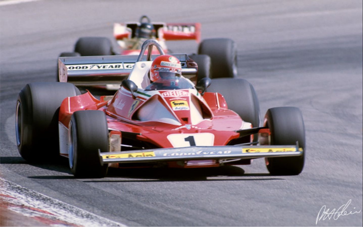 史诗对决！赛车上演极限翻盘