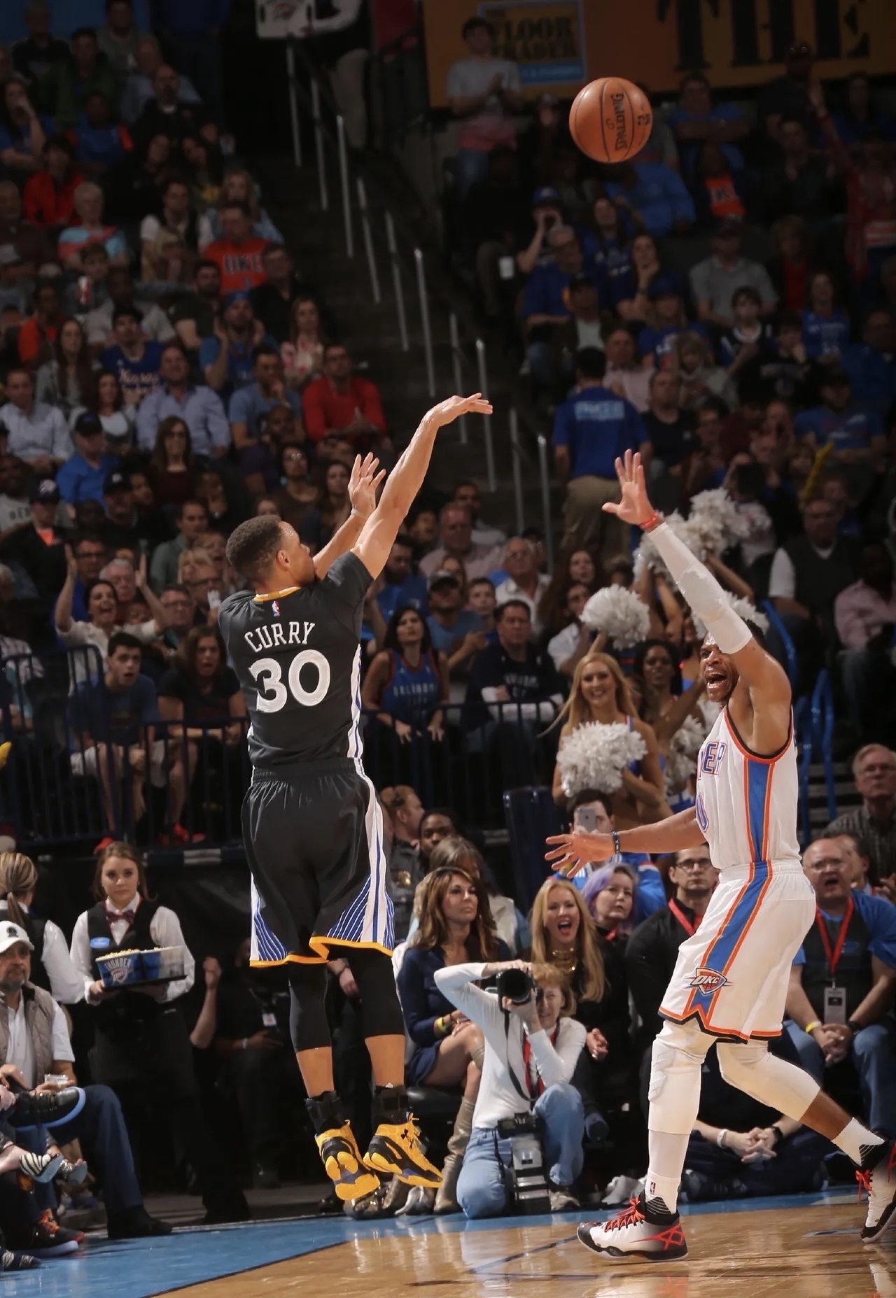 包含76人逆转尼克斯，库里状态火热的词条