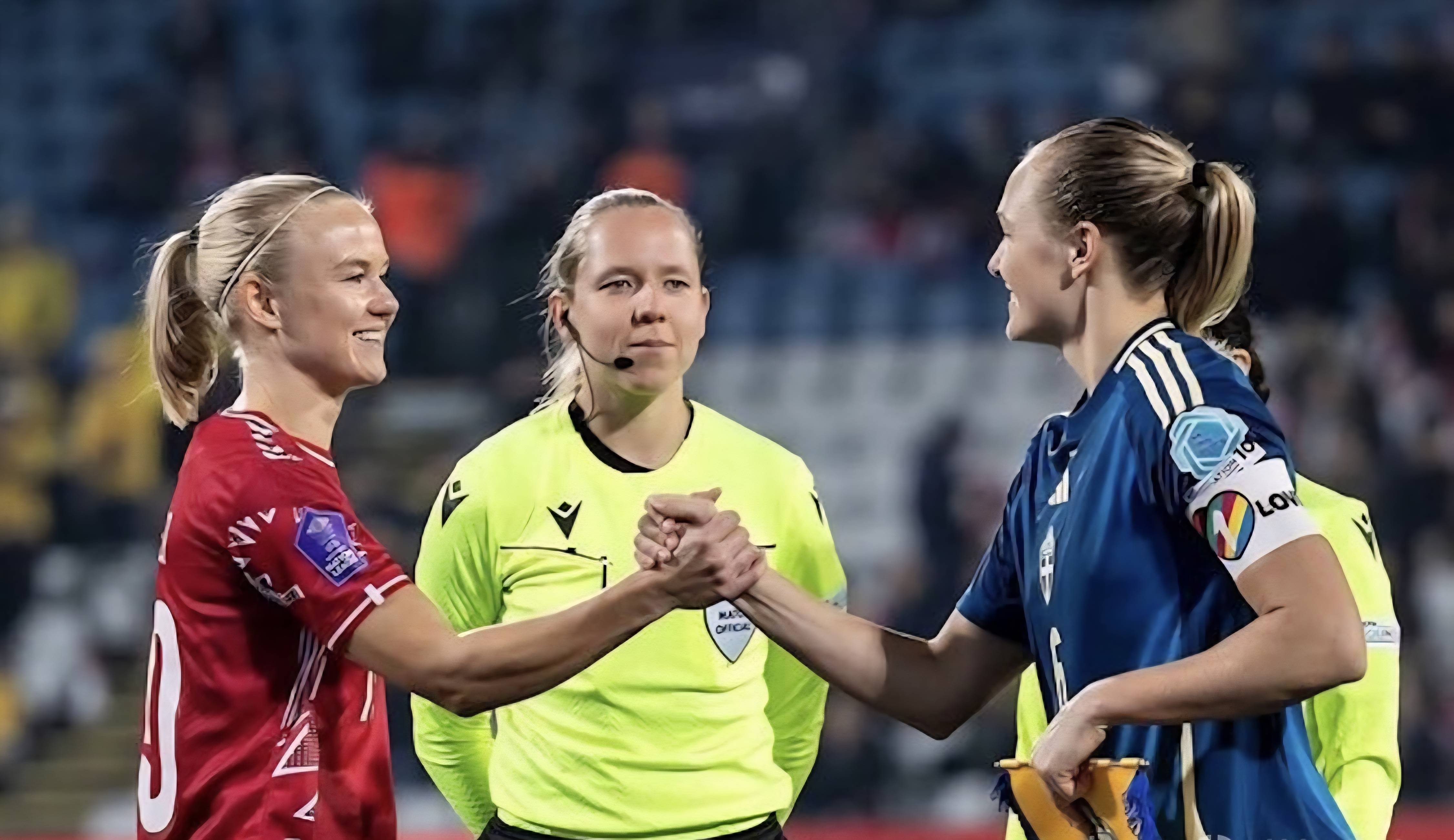 丹麦力克巴西，莱万带队取胜