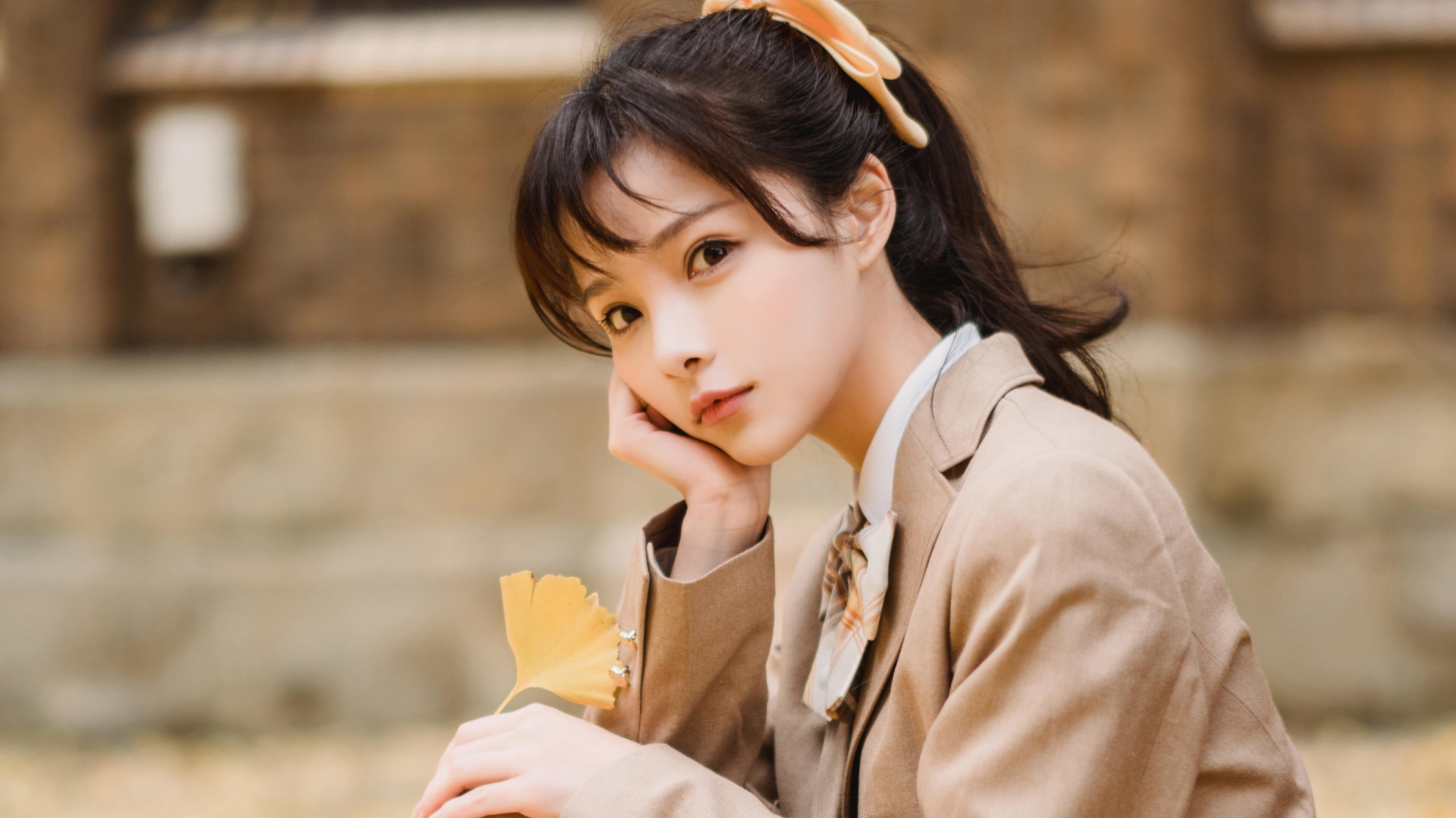 绿茵与金州的交响诗，唯一性如何在两个赛场被铸就